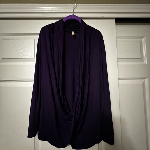 Tops - Women’s purple draped / ruched front blouse size XL